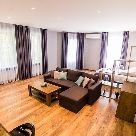 Foxy Lviv Apartment Ngoại thất bức ảnh