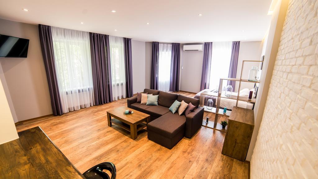 Foxy Lviv Apartment Ngoại thất bức ảnh